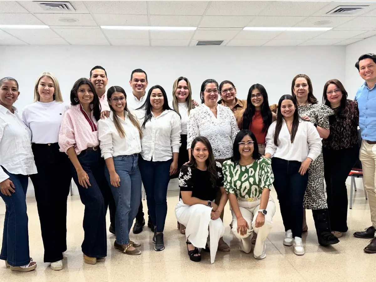 Entrenamiento y participación activa en talleres de Lina Palma
